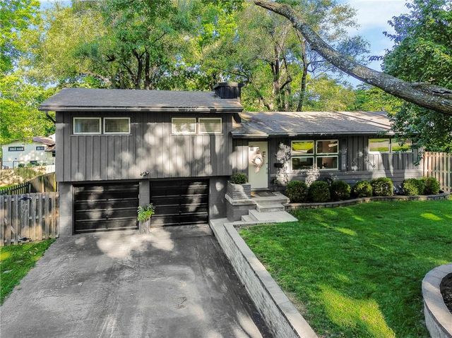 7908 Falmouth Street, Prairie Village, KS 66208