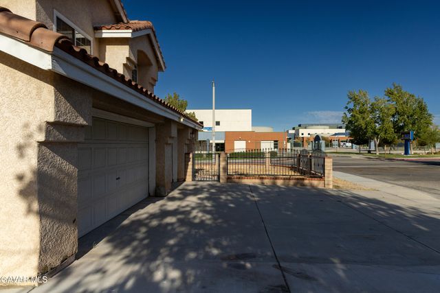 6055 Lisbon Court, Palmdale, CA 93552