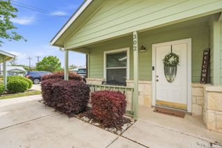 121 S Plant Ave Apt 302, Boerne, TX 78006