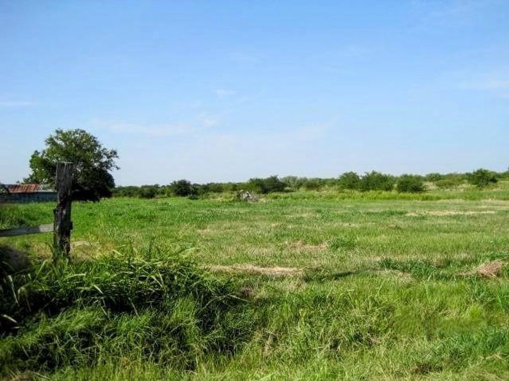 1718 Johnny Watson Road, Whitesboro, TX 76273