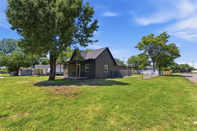 201 W Holly Street, Tuttle, OK 73089