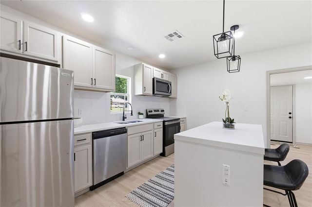 201 W Holly Street, Tuttle, OK 73089