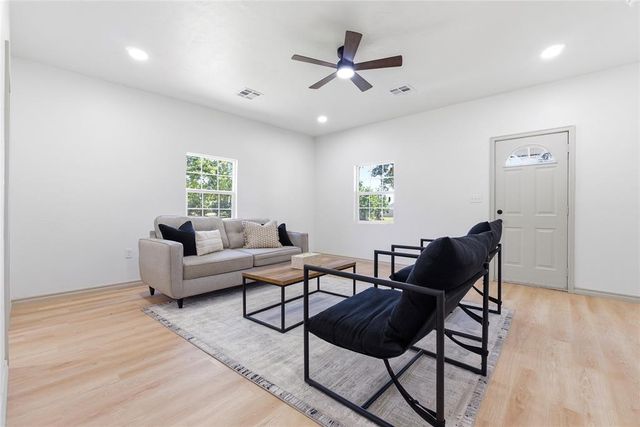 201 W Holly Street, Tuttle, OK 73089