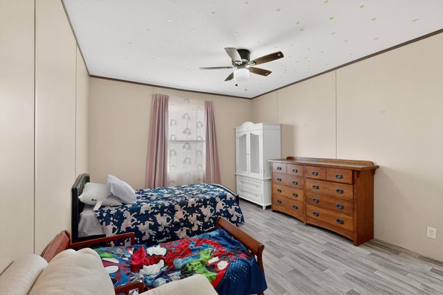 10 Luminoso Court, Los Lunas, NM 87031