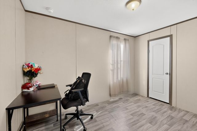 10 Luminoso Court, Los Lunas, NM 87031