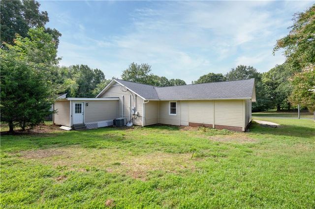 487 Raven Ridge Drive, Kernersville, NC 27284