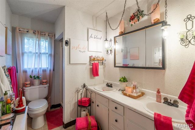 927 N 2nd Street, Piedmont, MO 63957