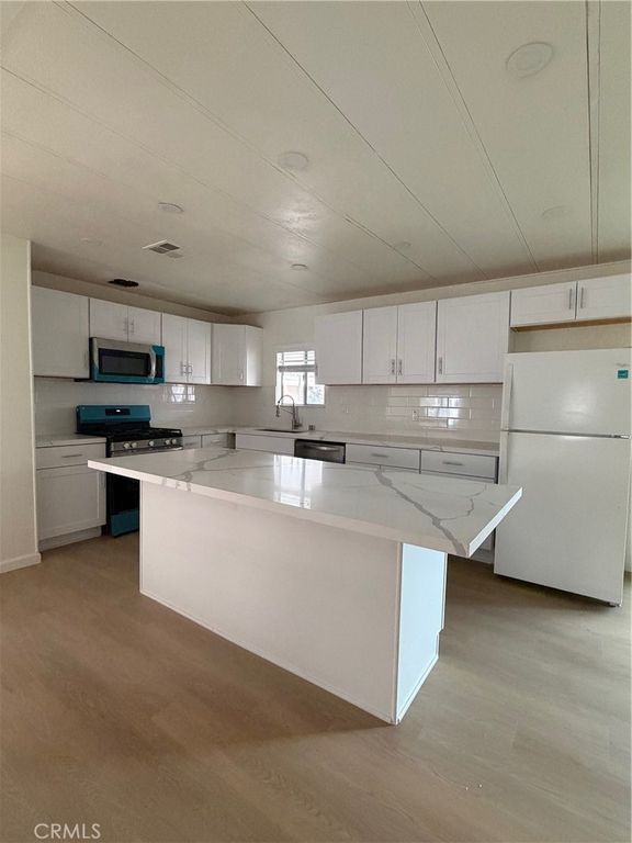 Image 5 of property listing at 16274 Vasquez Canyon Road, Canyon Country, CA 91351