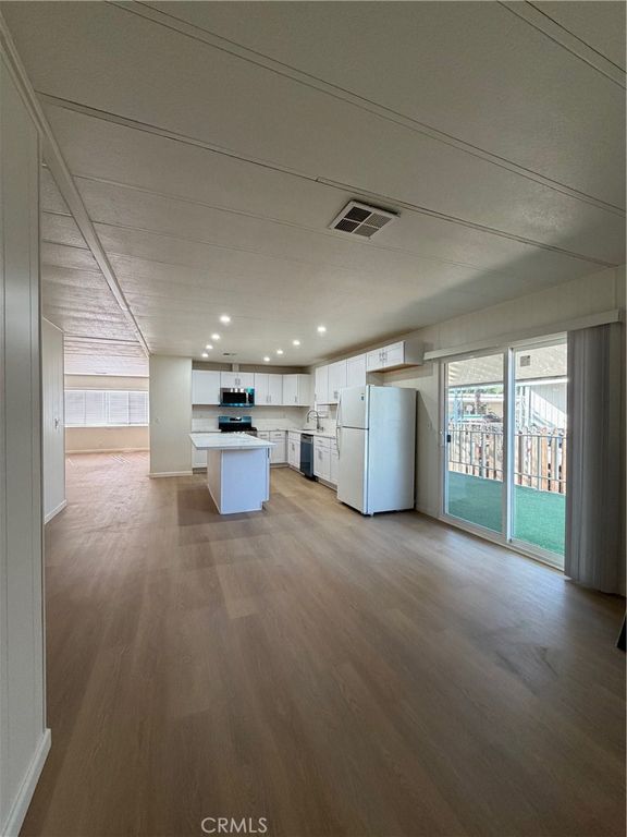 Image 7 of property listing at 16274 Vasquez Canyon Road, Canyon Country, CA 91351