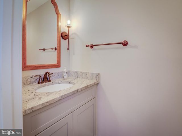 3039 WHITE BIRCH CT, Fairfax, VA 22031