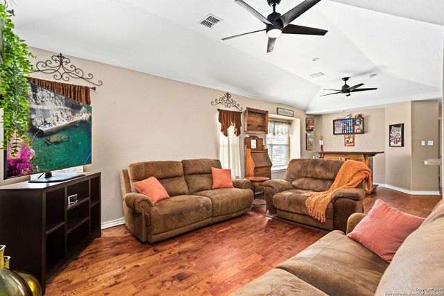 14419 Mangold Way, Atascosa, TX 78002