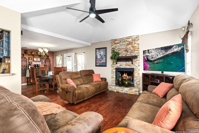 14419 Mangold Way, Atascosa, TX 78002