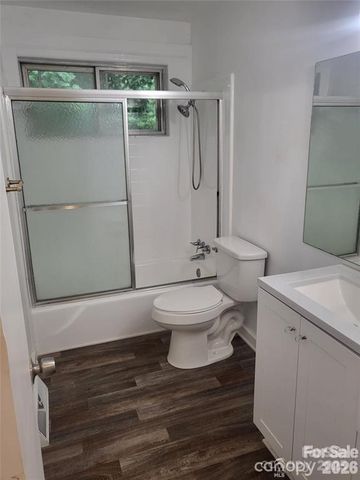 4731 Highlake Drive, Charlotte, NC 28215