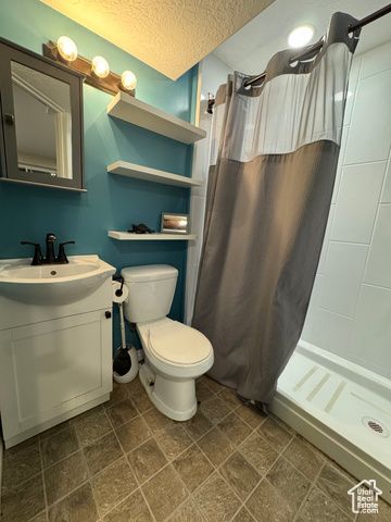 1509 N 2475 W, Clinton, UT 84015