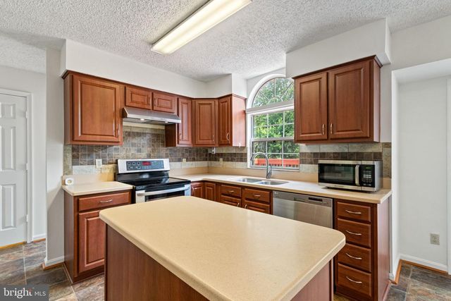 19 PURITAN PL, Stafford, VA 22554