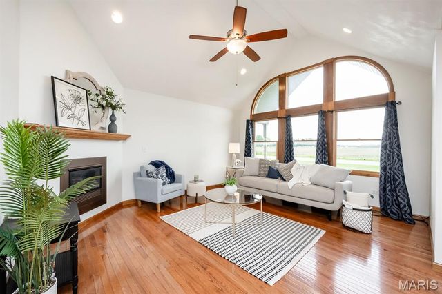 7045 Brickyard Road, Mascoutah, IL 62258