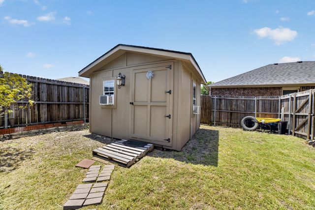 2710 Old Farm Drive, Seagoville, TX 75159