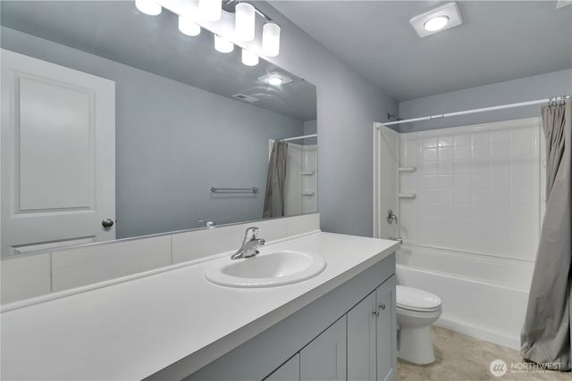 7813 E 208th Avenue, Bonney Lake, WA 98391