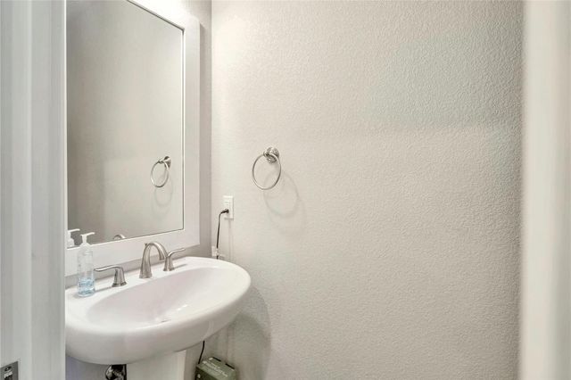 217 Birch Oak LN, Georgetown, TX 78628