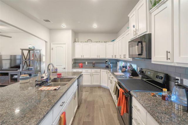 217 Birch Oak LN, Georgetown, TX 78628