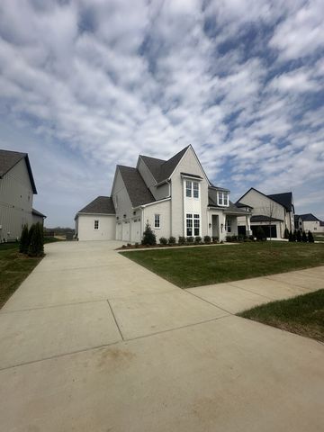 7520 Sutcliff Drive, College Grove, TN 37046