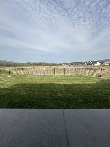 7520 Sutcliff Drive, College Grove, TN 37046