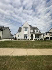 7520 Sutcliff Drive, College Grove, TN 37046