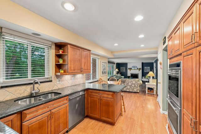 36724 Nantucket Court, Clinton Twp, MI 48035