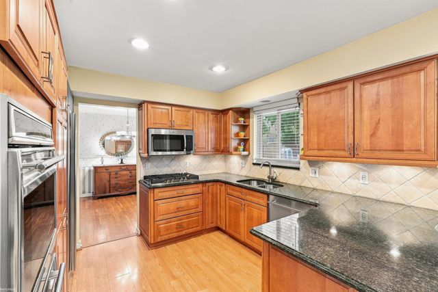 36724 Nantucket Court, Clinton Twp, MI 48035