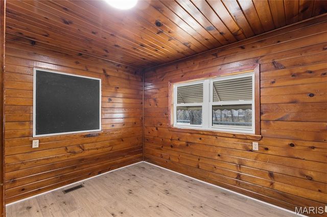 600 E Center Street, Troy, IL 62294