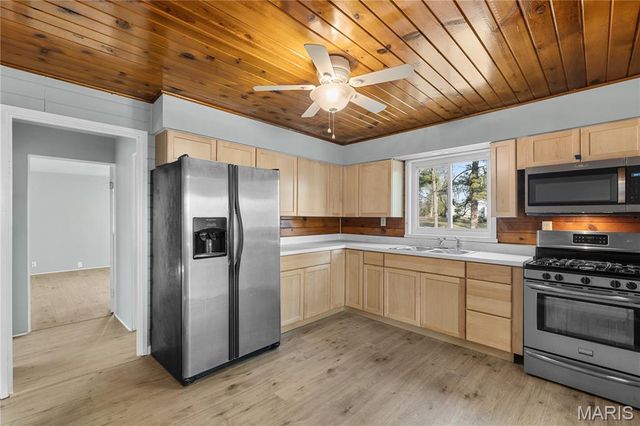 600 E Center Street, Troy, IL 62294