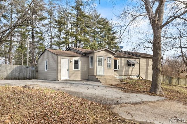 600 E Center Street, Troy, IL 62294