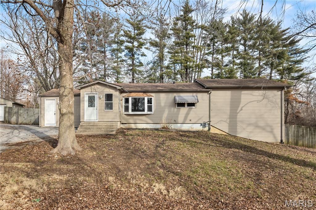 600 E Center Street, Troy, IL 62294