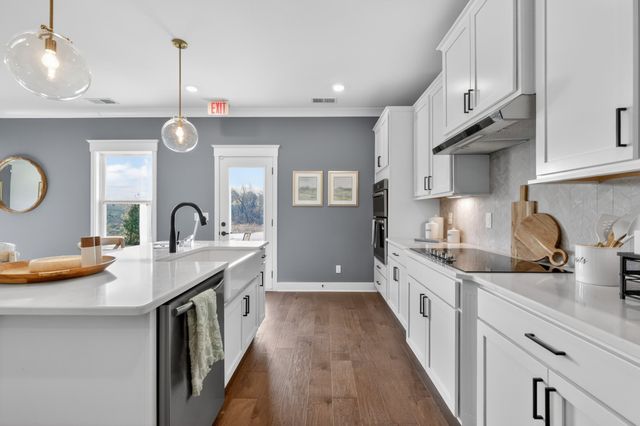 1040 Bluestem Rd, Columbia, TN 38401