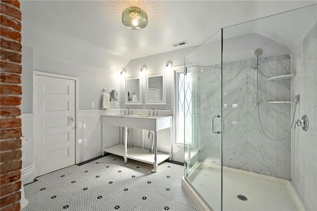 3341 Campbell Street, Kansas City, MO 64109