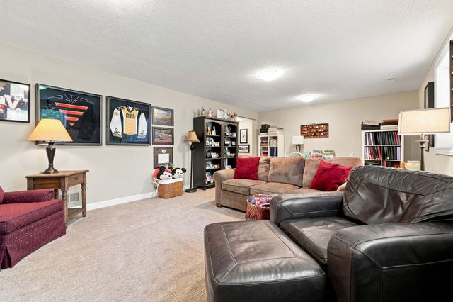 413 NE Brookridge Circle, Waukee, IA 50263