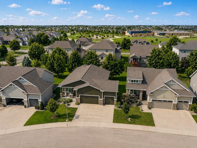 413 NE Brookridge Circle, Waukee, IA 50263