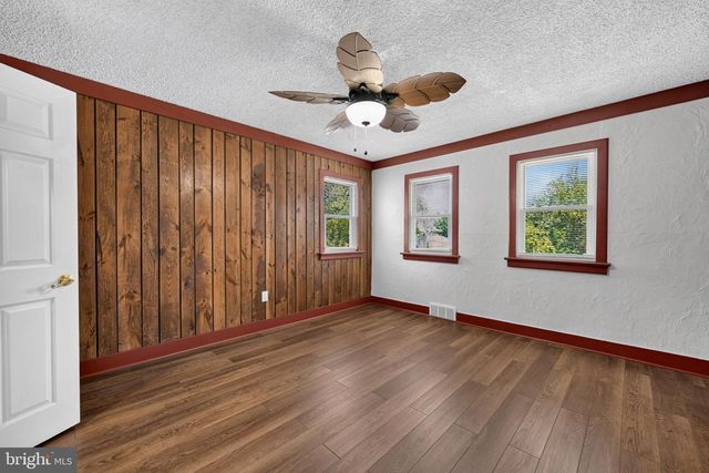 11 WILLIAMS LN, Yardley, PA 19067