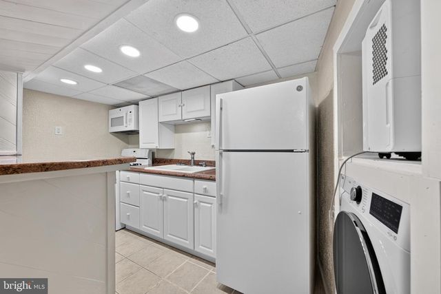 11 WILLIAMS LN, Yardley, PA 19067