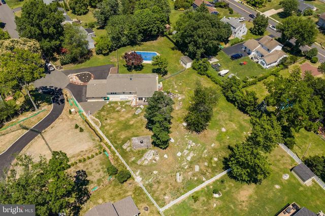 11 WILLIAMS LN, Yardley, PA 19067