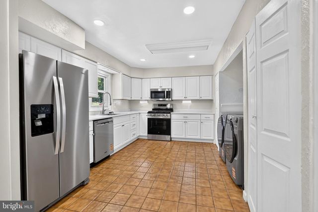 11 WILLIAMS LN, Yardley, PA 19067