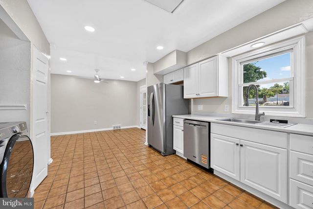 11 WILLIAMS LN, Yardley, PA 19067