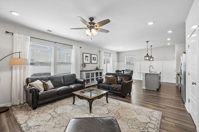 529 Torrey Pines Ln, Lebanon, TN 37087