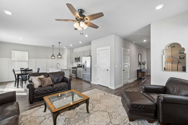 529 Torrey Pines Ln, Lebanon, TN 37087