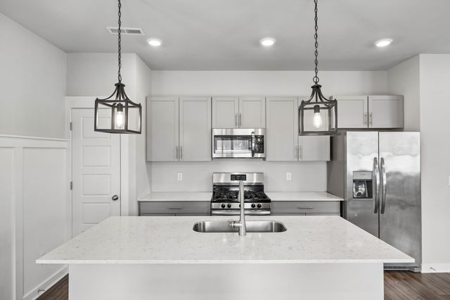 529 Torrey Pines Ln, Lebanon, TN 37087