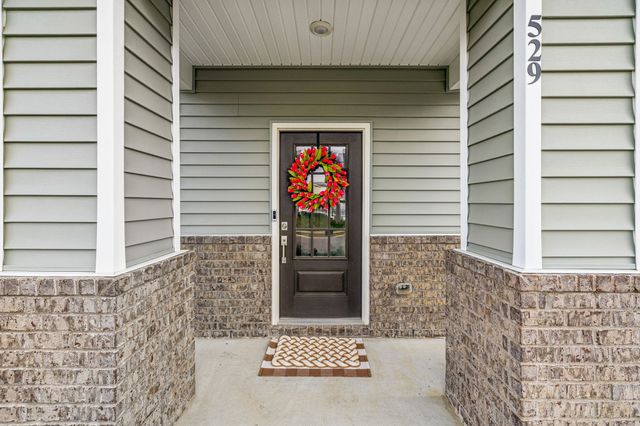 529 Torrey Pines Ln, Lebanon, TN 37087