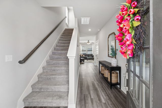 529 Torrey Pines Ln, Lebanon, TN 37087