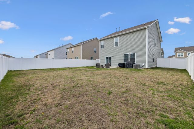 529 Torrey Pines Ln, Lebanon, TN 37087