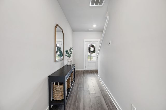 529 Torrey Pines Ln, Lebanon, TN 37087