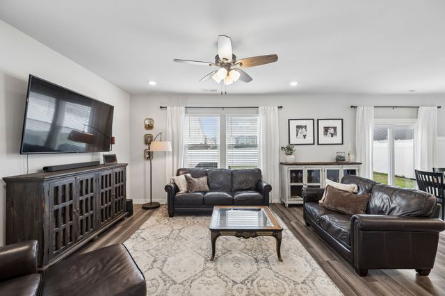 529 Torrey Pines Ln, Lebanon, TN 37087